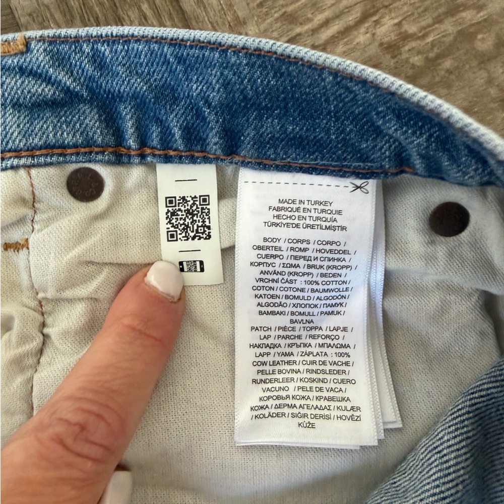 Polo Ralph Lauren Curved Tapered Jean COLOR: Matissa Wash
Style #: 0077356996 - Picture 9 of 14
